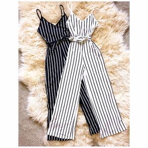 Essential belted movement jumpsuit/ Black & White only available/ Size: S